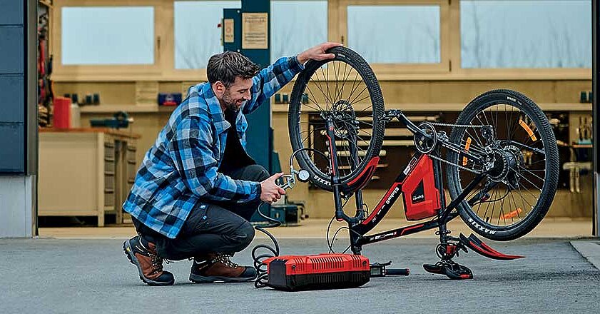 Practical for on the move: our high-quality car compressors | Einhell.co